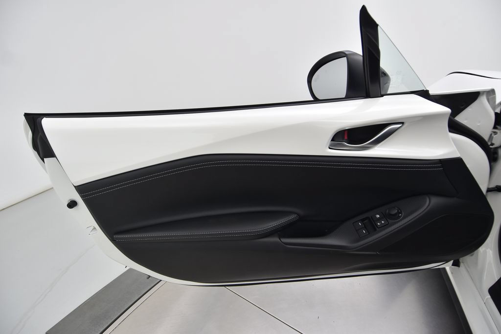 New 2026 MAZDA MX-5 Miata Club RWD image 38