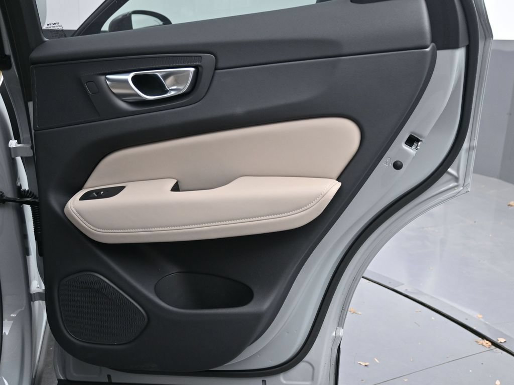 New 2026 Volvo XC60 B5 Plus w/ Protection Package Premier AWD/4WD image 24