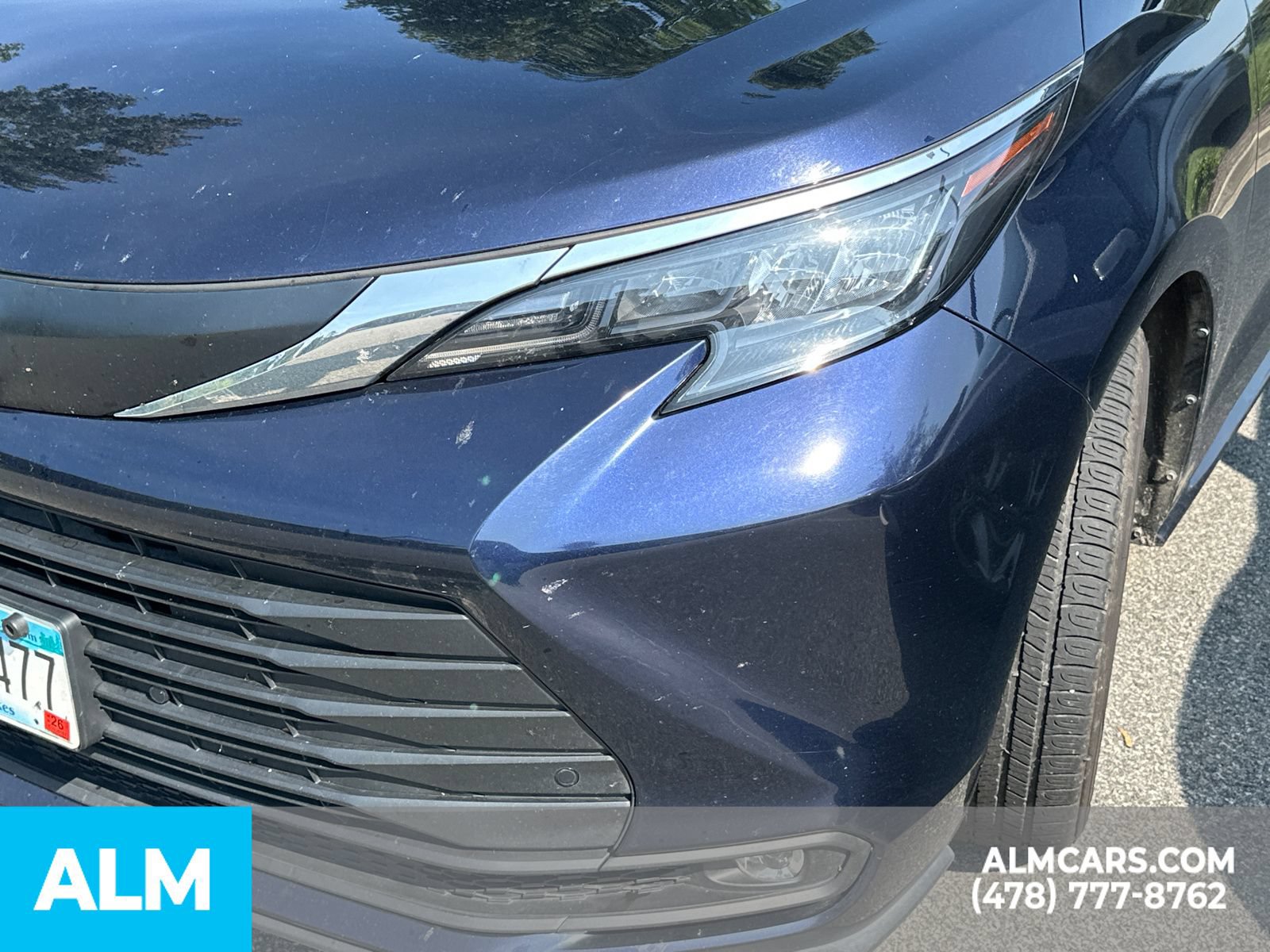 Used 2025 Toyota Sienna XLE FWD image 6