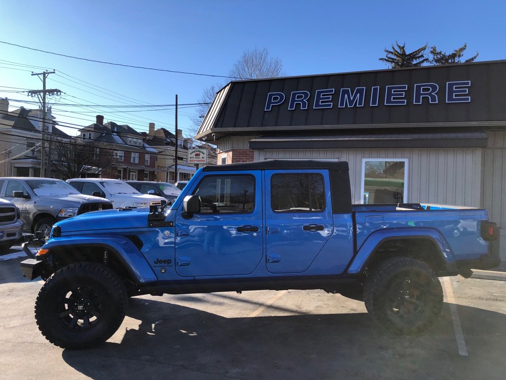 Used 2021 Jeep Gladiator Sport image 2