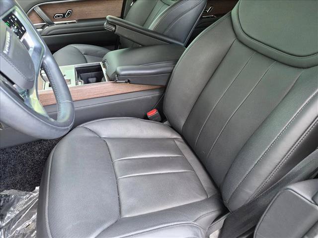 Used 2025 Land Rover Range Rover SE AWD/4WD image 14