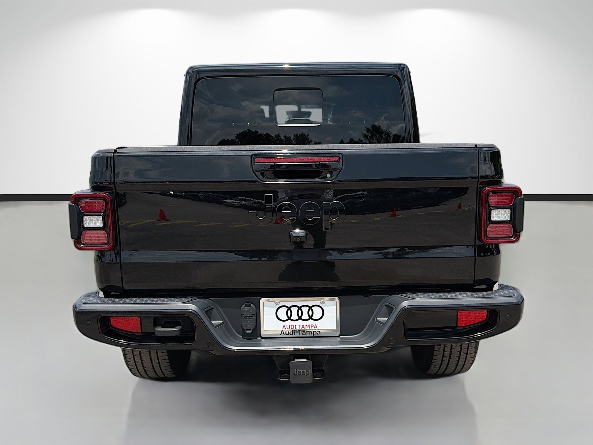 Used 2021 Jeep Gladiator Overland AWD/4WD image 4