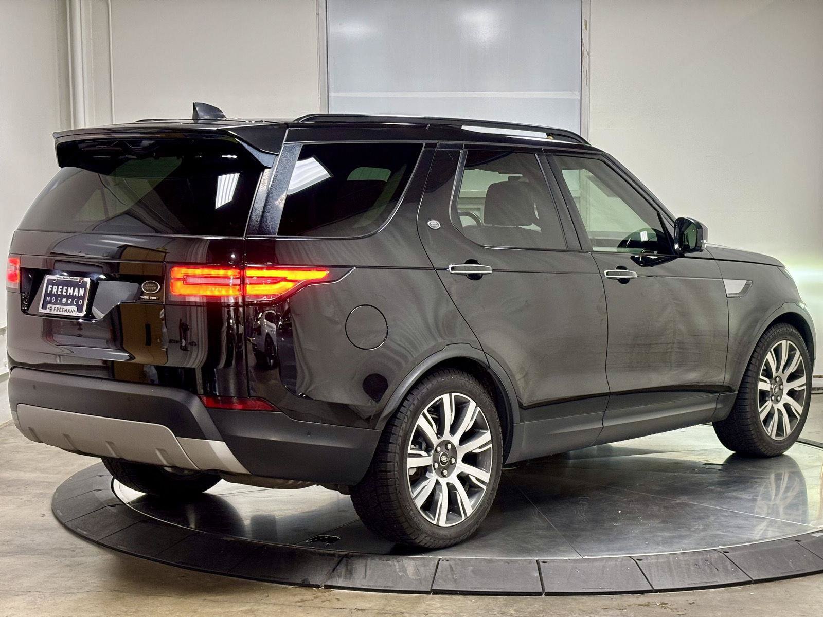 Used 2017 Land Rover Discovery HSE Luxury AWD/4WD image 9