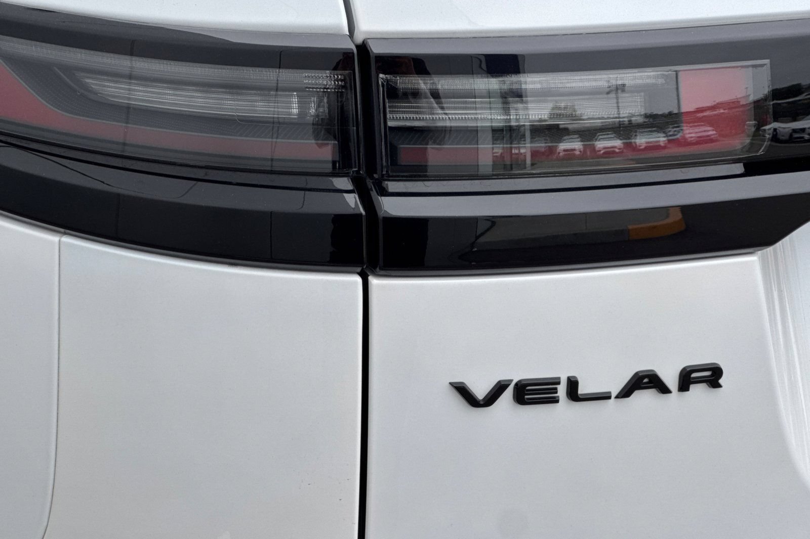 Certified 2026 Land Rover Range Rover Velar Dynamic SE AWD/4WD image 34