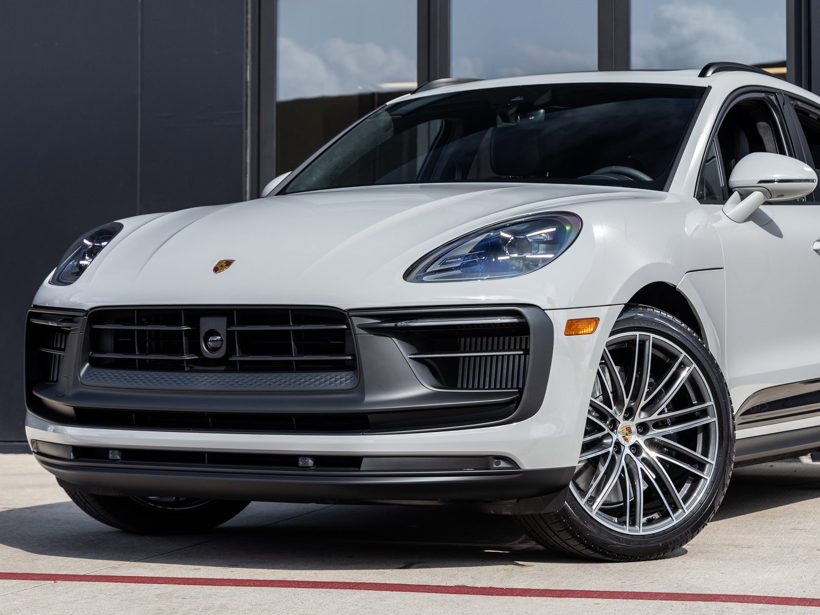 New 2026 Porsche Macan GTS image 7