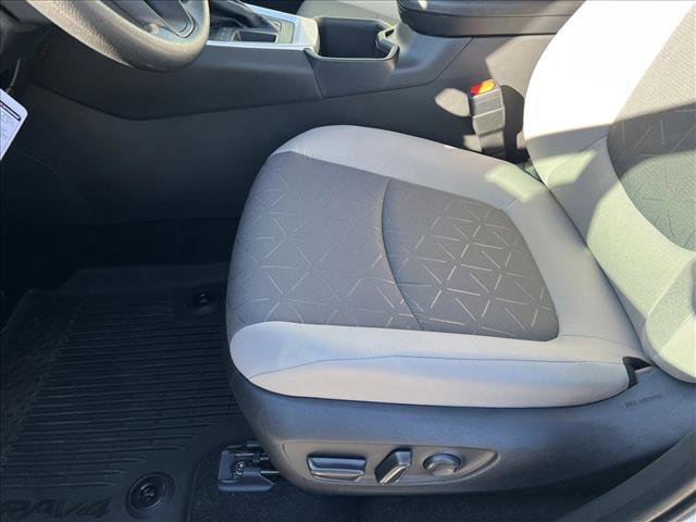 New 2025 Toyota RAV4 XLE image 4