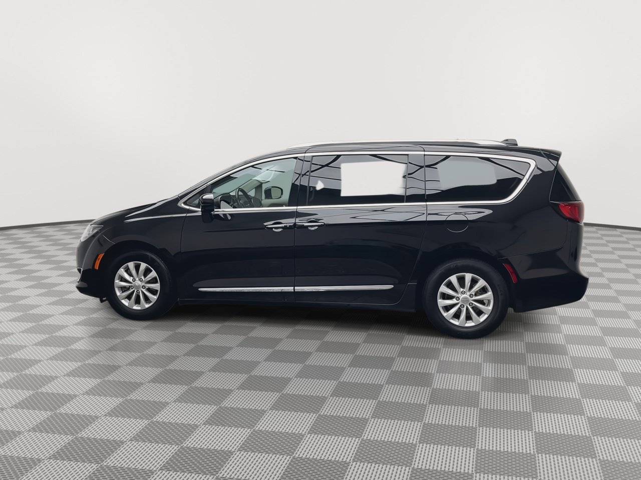 Used 2019 Chrysler Pacifica Touring-L FWD image 36