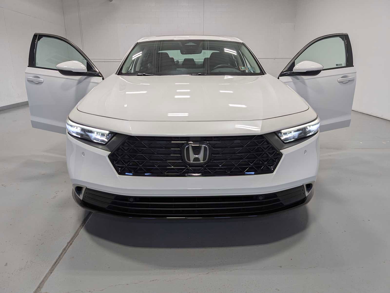 Used 2023 Honda Accord Touring image 15