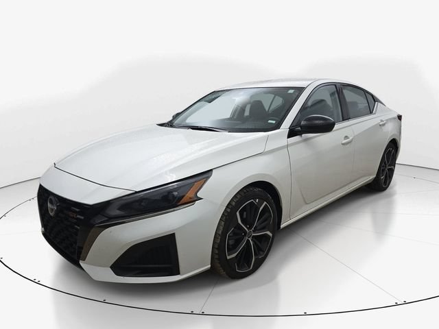 Used 2025 Nissan Altima 2.5 SR FWD image 10