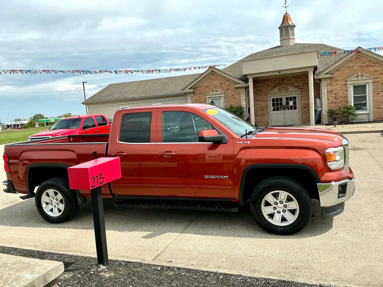 Used 2015 GMC Sierra 1500 SLE w/ SLE Value Package AWD/4WD image 4