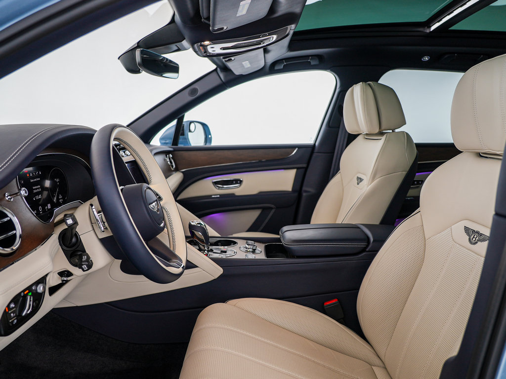Certified 2023 Bentley Bentayga AWD/4WD image 15