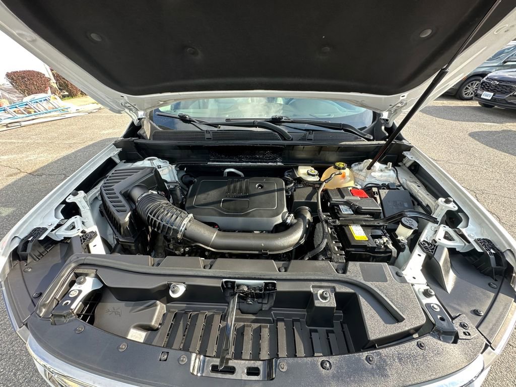 Used 2022 GMC Acadia SLE image 23