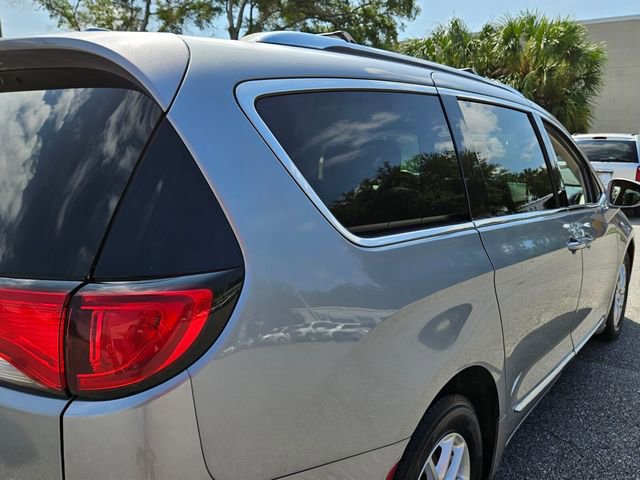 Used 2020 Chrysler Pacifica Touring-L image 13