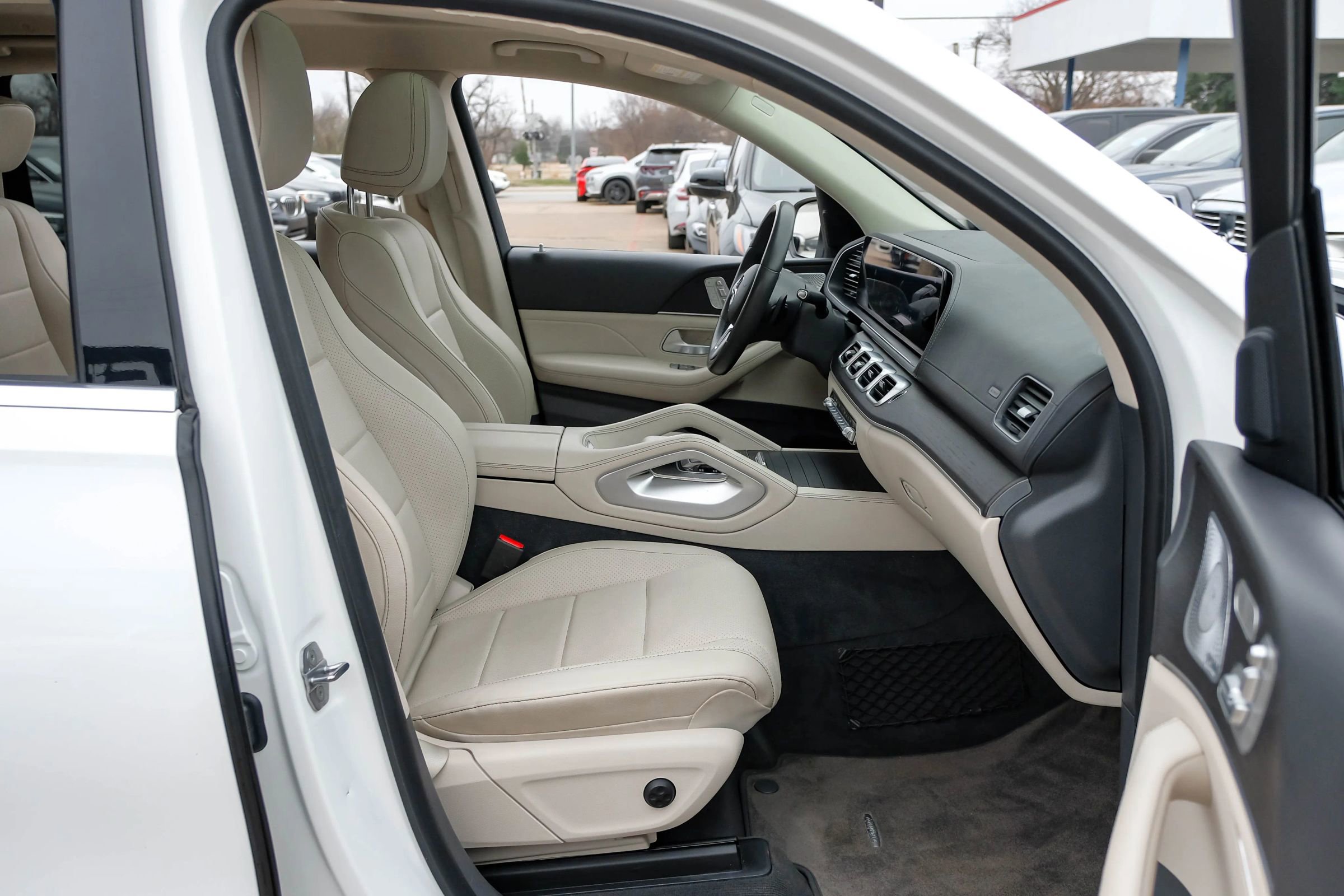 Used 2020 Mercedes-Benz GLS 450 4MATIC image 38