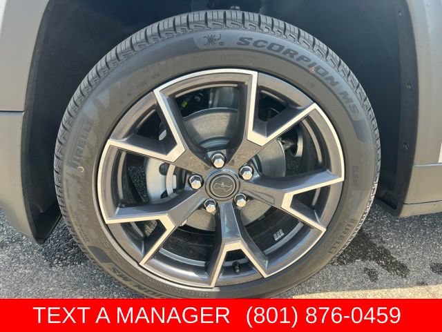 New 2026 Jeep Cherokee Overland w/ Advanced Pro Tech Group AWD/4WD image 9