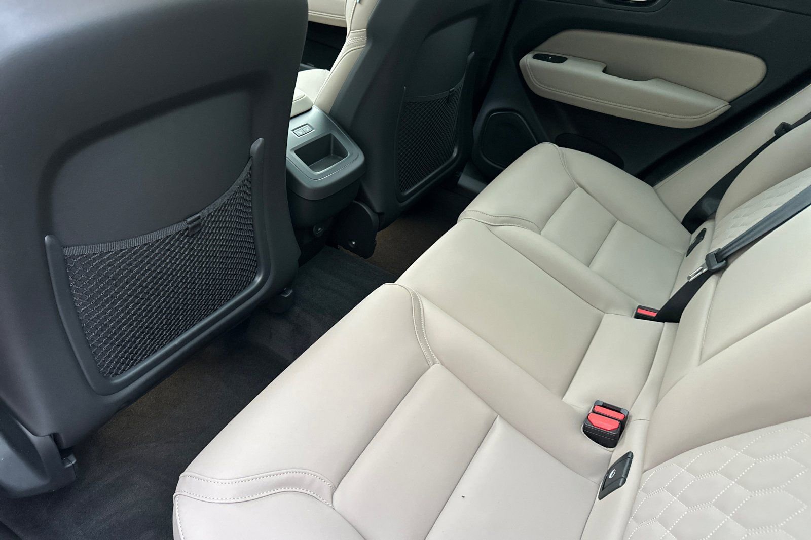 New 2026 Volvo XC60 B5 Plus w/ Protection Package Premier image 4