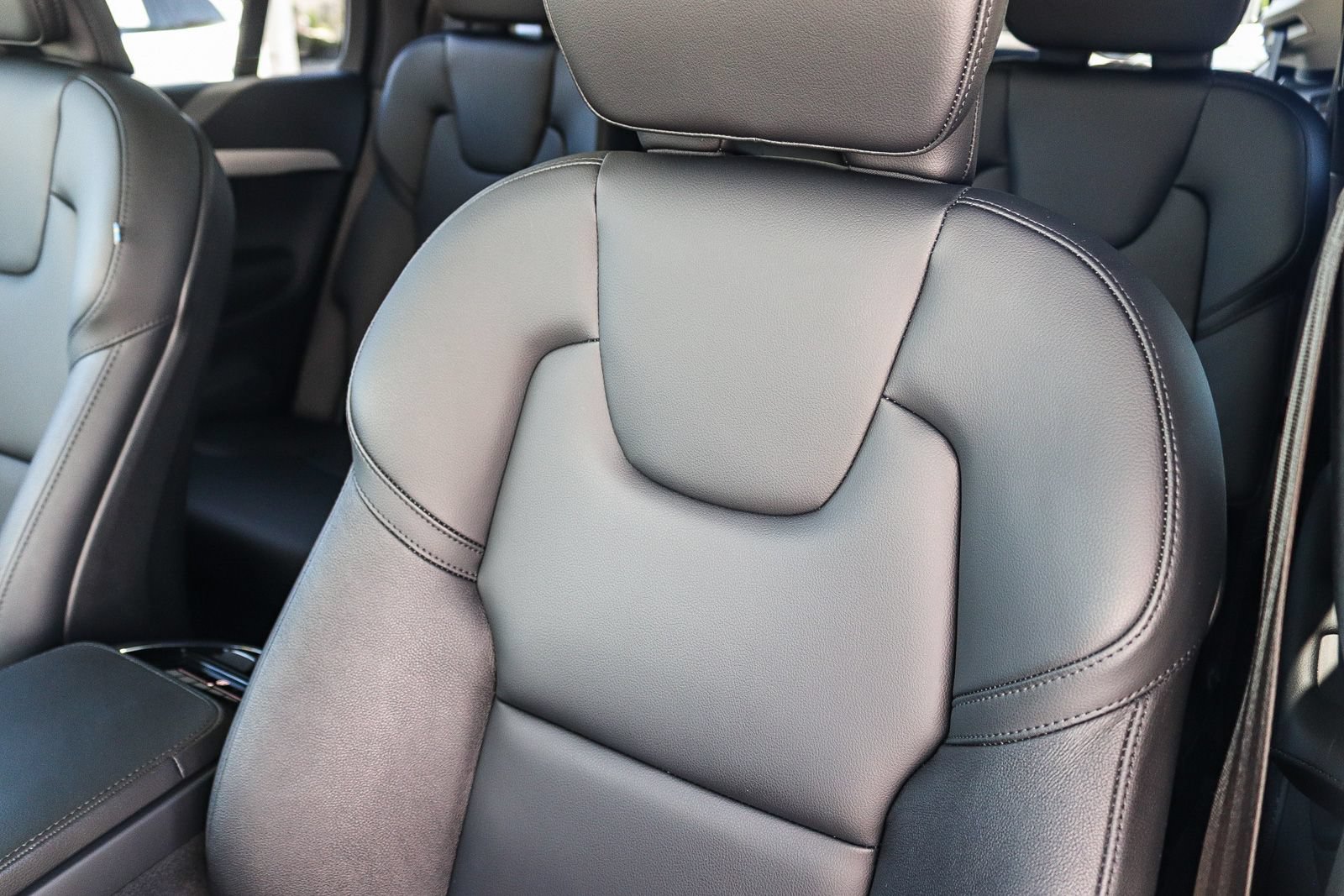Used 2023 Volvo XC90 B5 Core w/ Protection Package Premier AWD/4WD image 29