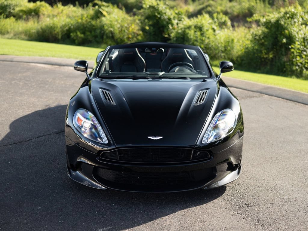 Used 2018 Aston Martin Vanquish S RWD image 11