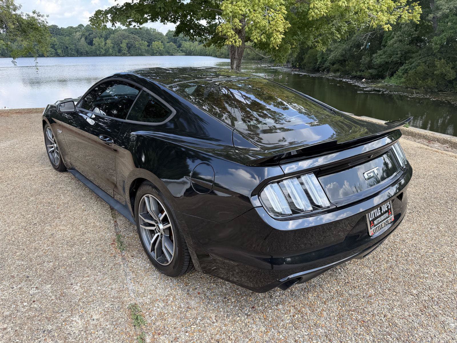 Used 2016 Ford Mustang GT RWD image 5