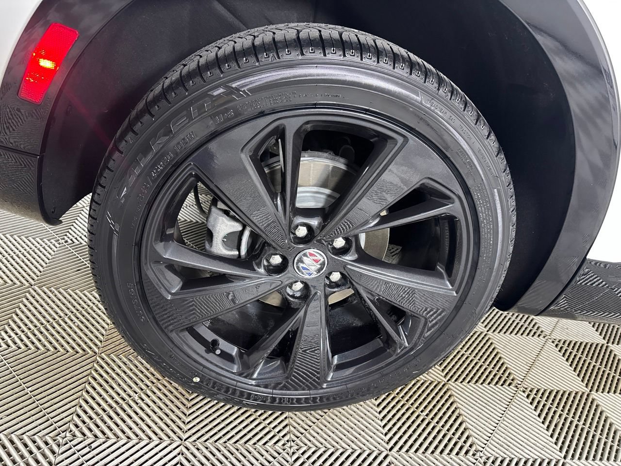 Used 2023 Buick Envision Essence w/ Sport Touring Package AWD/4WD image 35