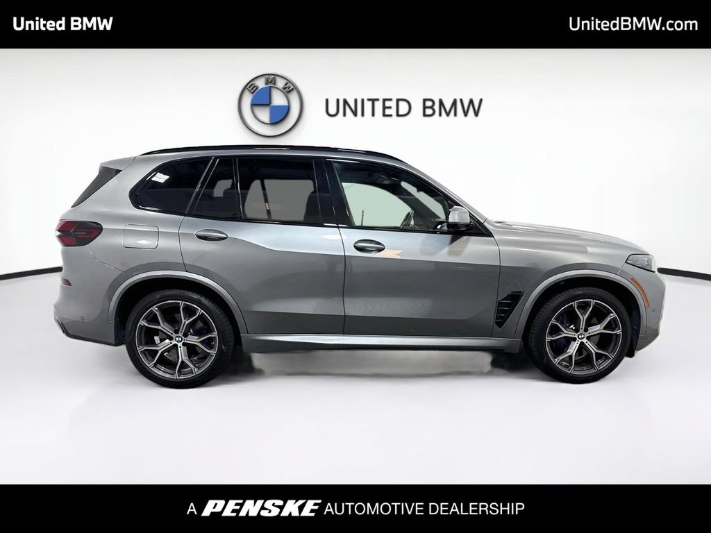 Used 2024 BMW X5 sDrive40i w/ M Sport Package RWD image 4