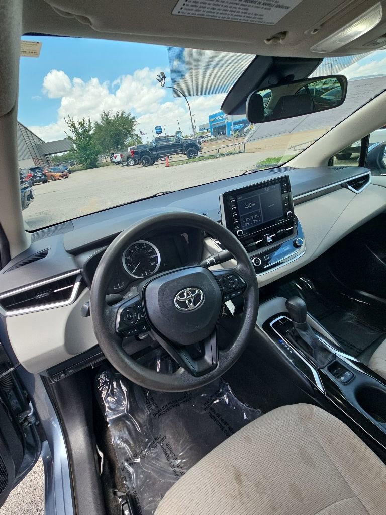 Used 2021 Toyota Corolla LE FWD image 14