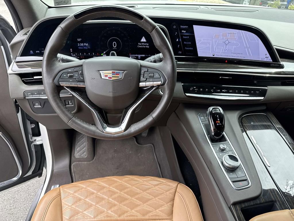Used 2024 Cadillac Escalade ESV Premium Luxury AWD/4WD image 10