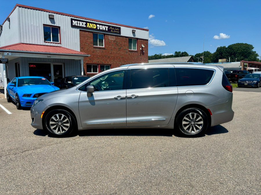 Used 2020 Chrysler Pacifica Touring-L Plus FWD image 5