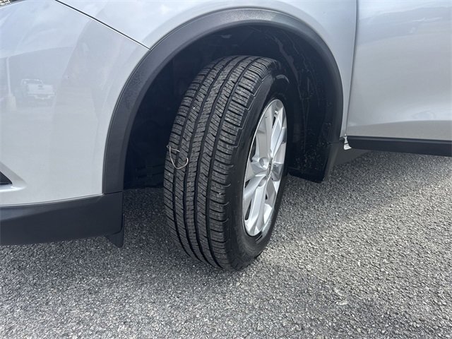 Used 2016 Nissan Rogue SV image 30