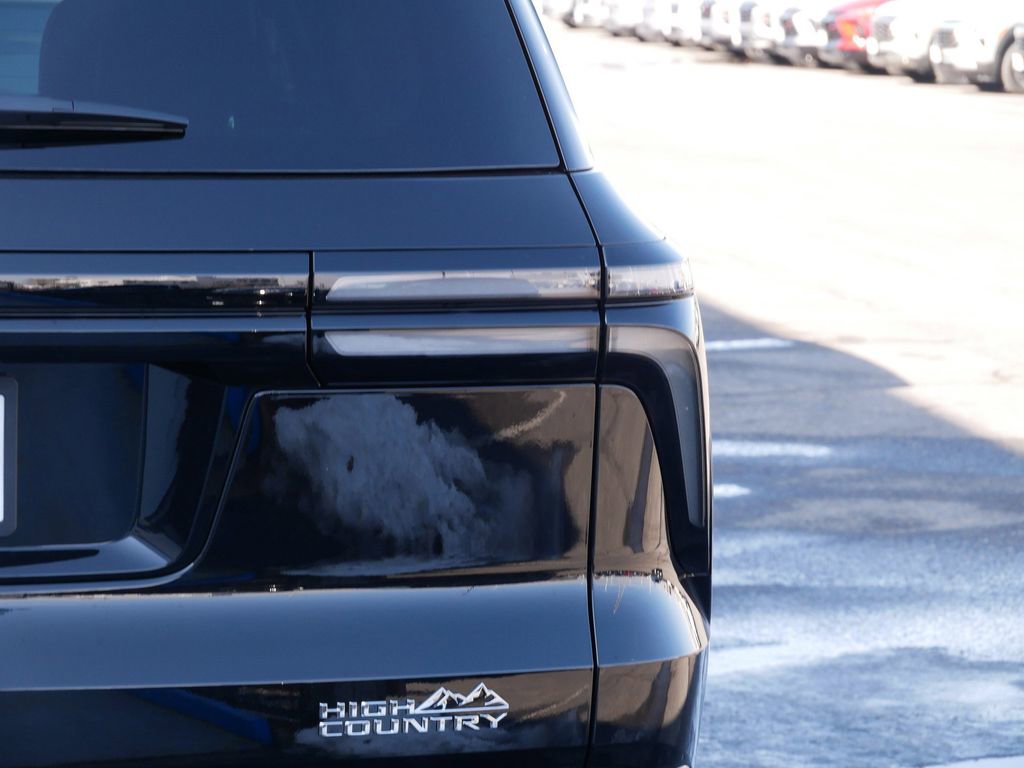 New 2026 Chevrolet Traverse High Country w/ LPO, Floor Liner Package AWD/4WD image 7