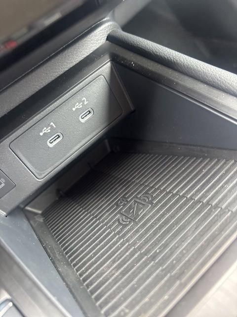 New 2025 Nissan Kicks SR image 21