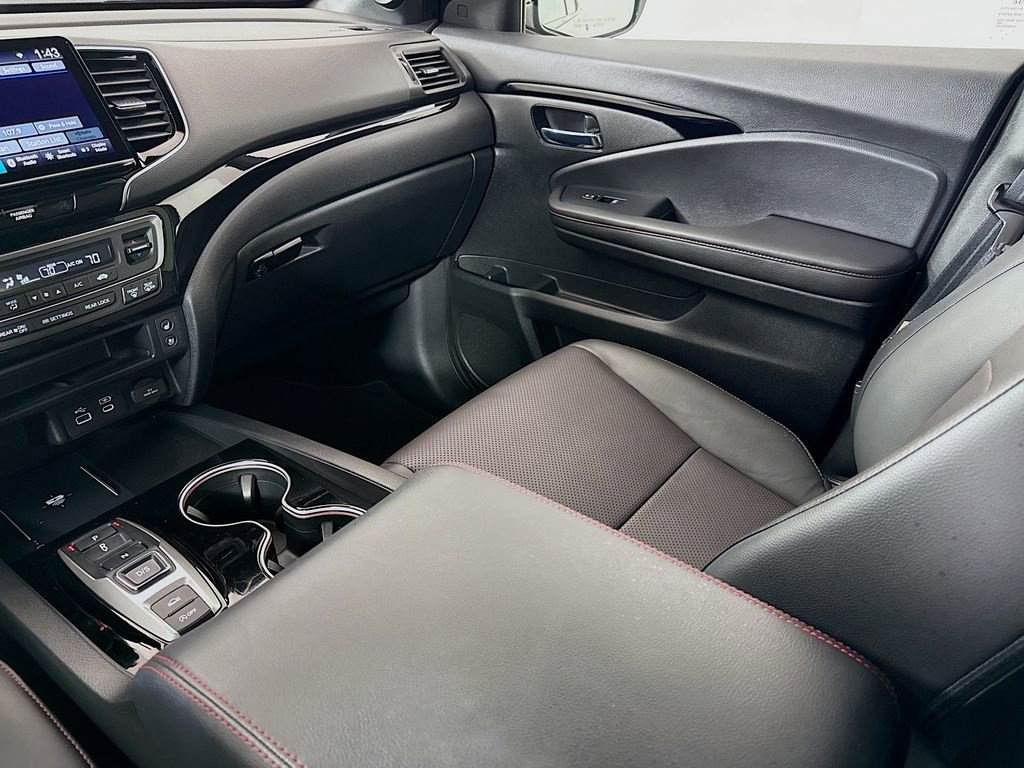 Used 2025 Honda Ridgeline Black Edition image 26