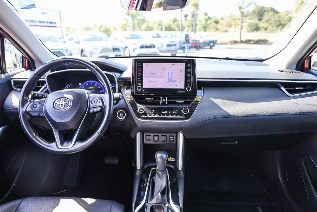 Certified 2022 Toyota Corolla Cross XLE w/ Convenience Package FWD image 2