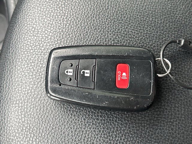 Used 2025 Toyota RAV4 XLE AWD/4WD image 73