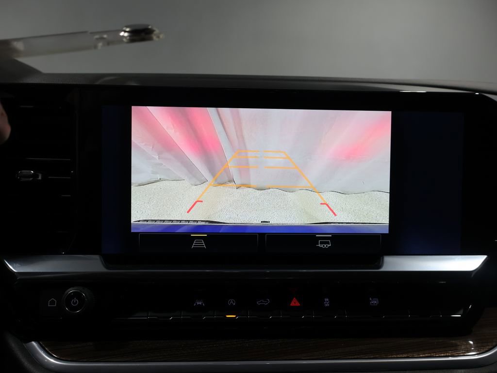 Used 2025 Chevrolet Silverado 1500 LT image 26