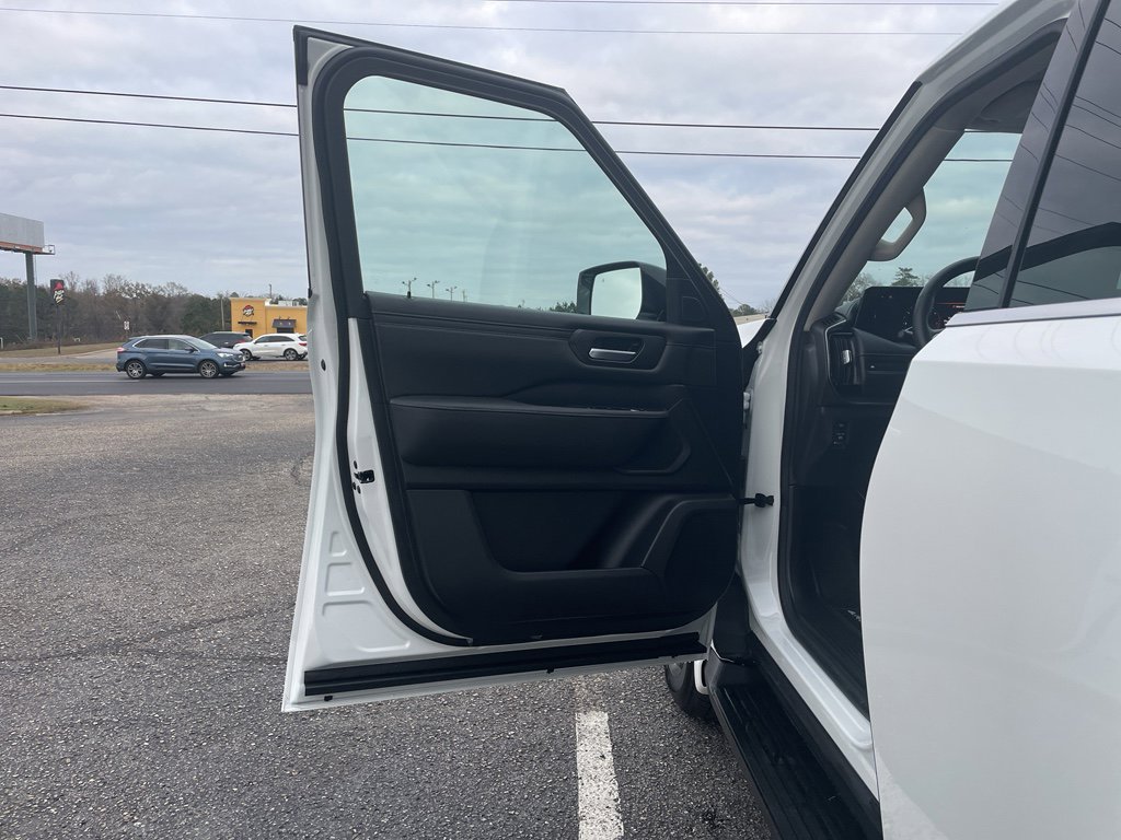 New 2026 Nissan Armada SV image 8