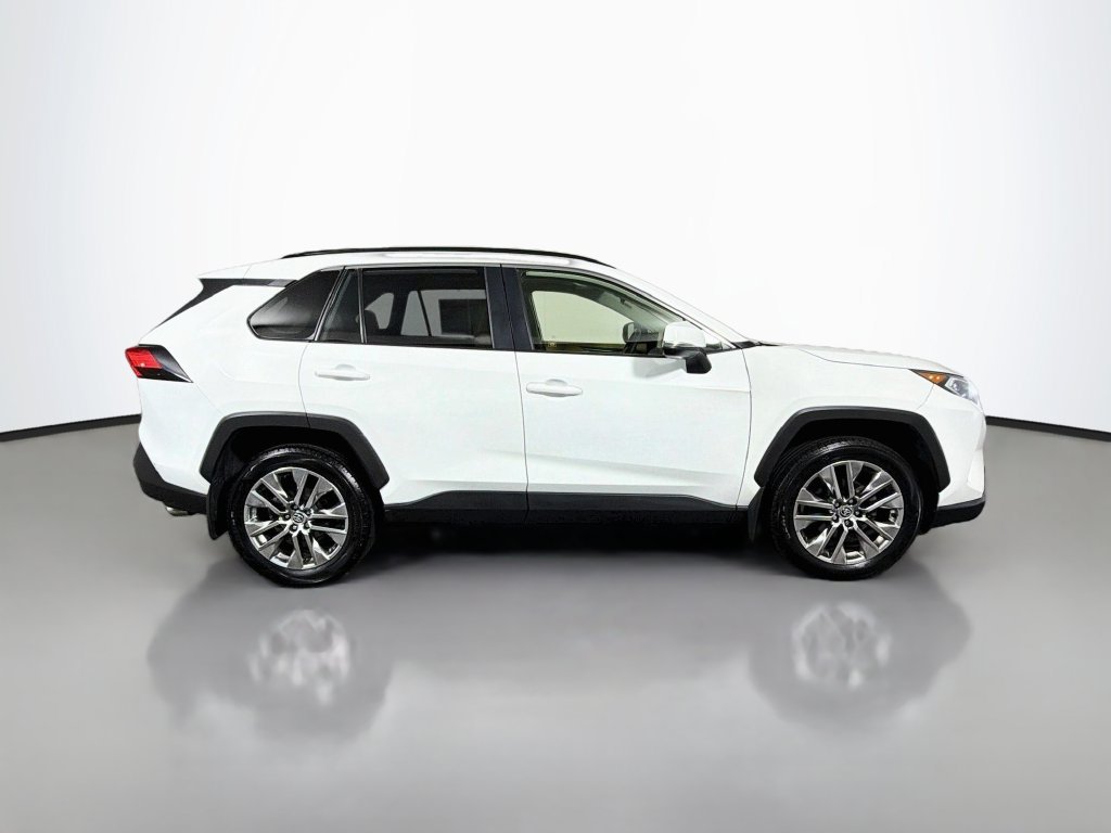 Used 2020 Toyota RAV4 XLE Premium AWD/4WD image 9