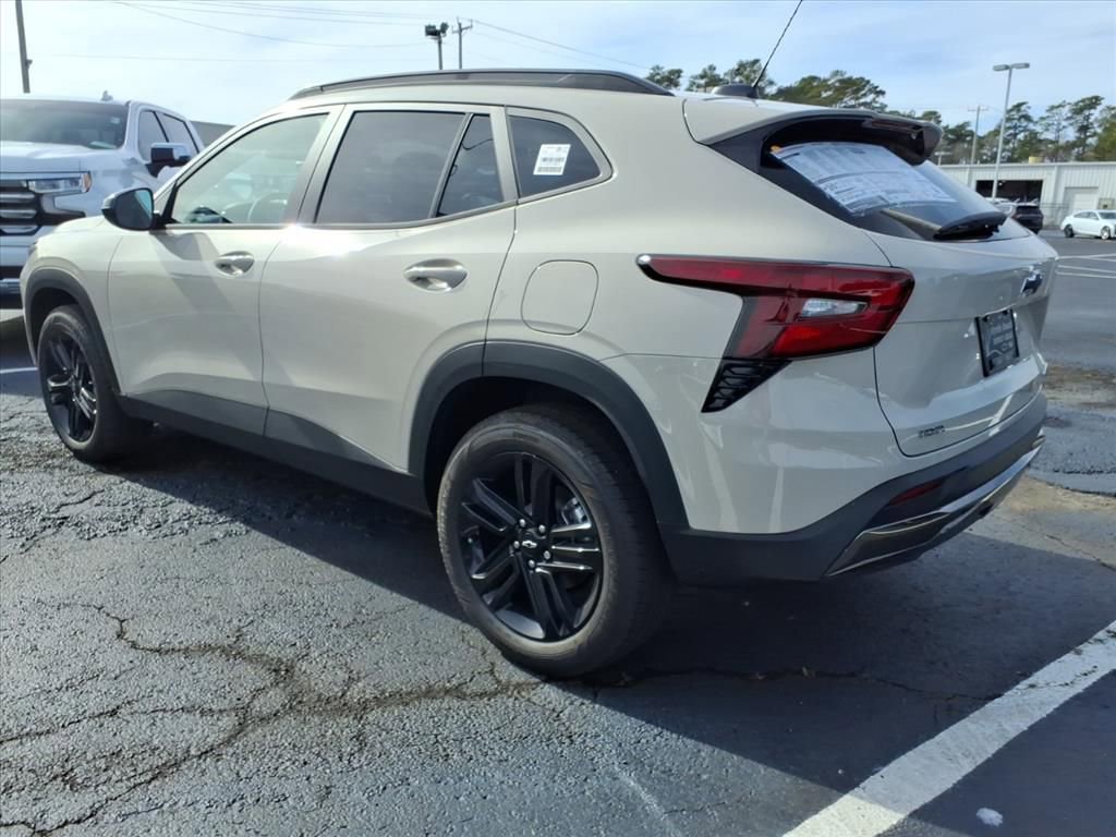 New 2026 Chevrolet Trax LT w/ Driver Confidence Package image 5
