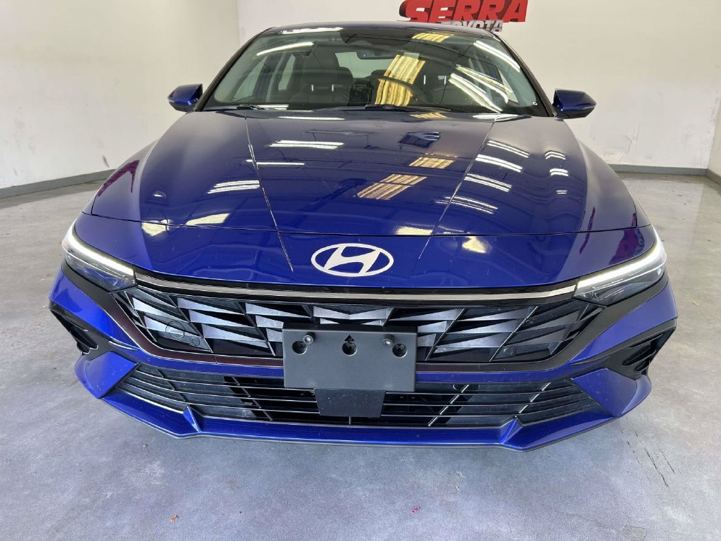 Used 2025 Hyundai Elantra Limited FWD image 8
