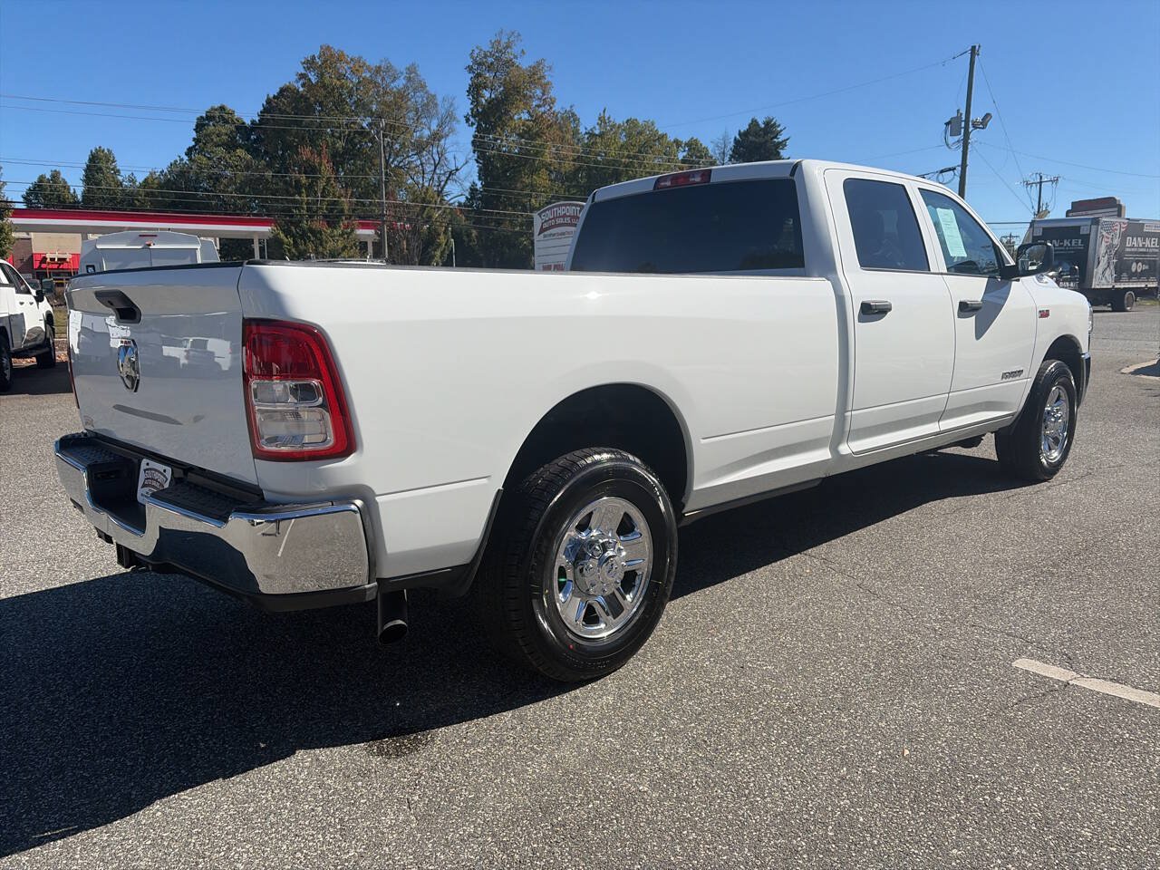 Used 2022 RAM 2500 Tradesman w/ Chrome Appearance Group RWD image 11