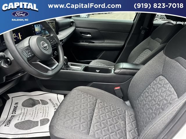 Used 2025 Nissan Kicks SV w/ SV Premium Package FWD image 19