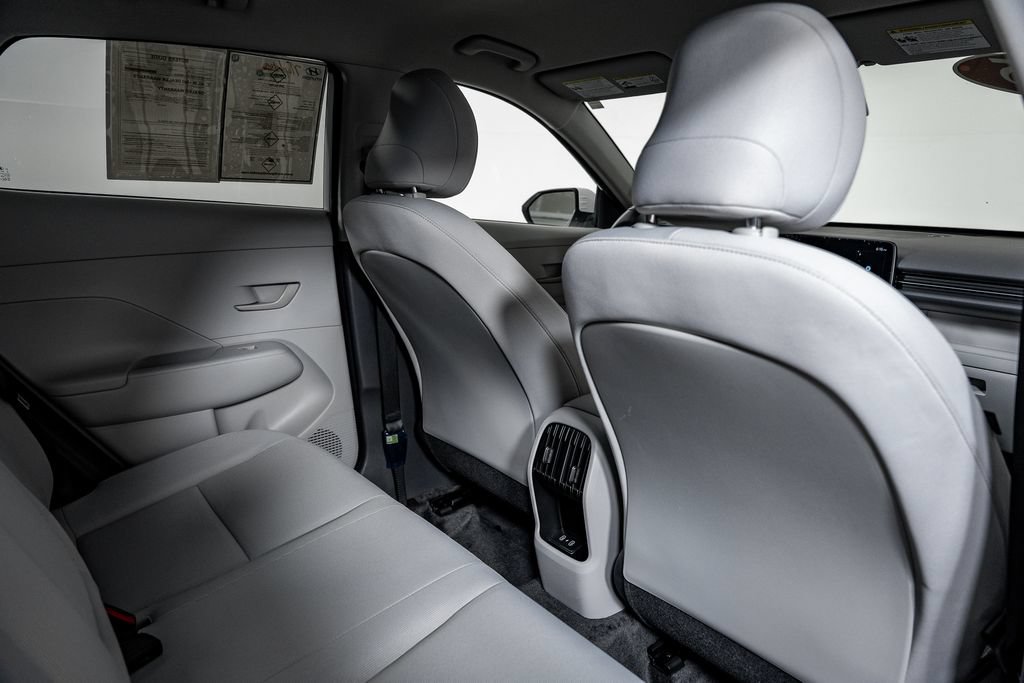 Certified 2025 Hyundai Kona SEL FWD image 31