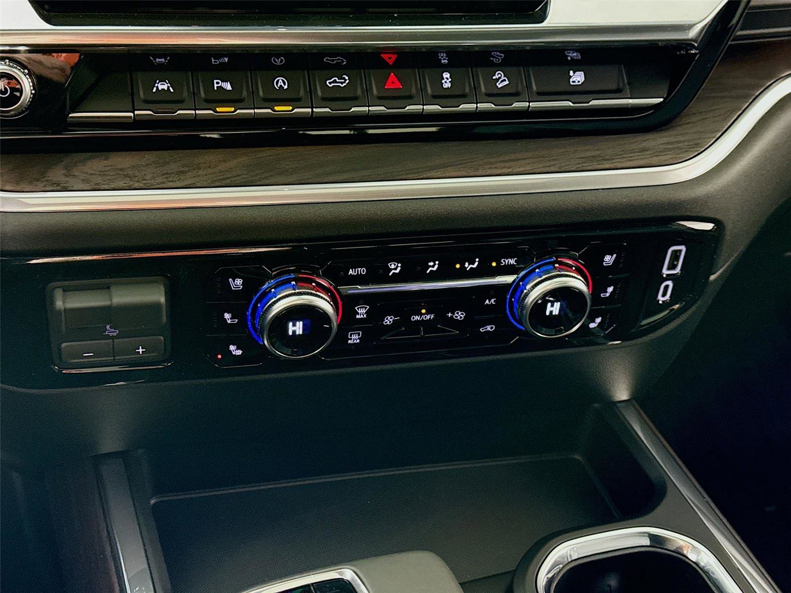 New 2026 GMC Sierra 1500 SLT w/ SLT Premium Plus Package AWD/4WD image 11