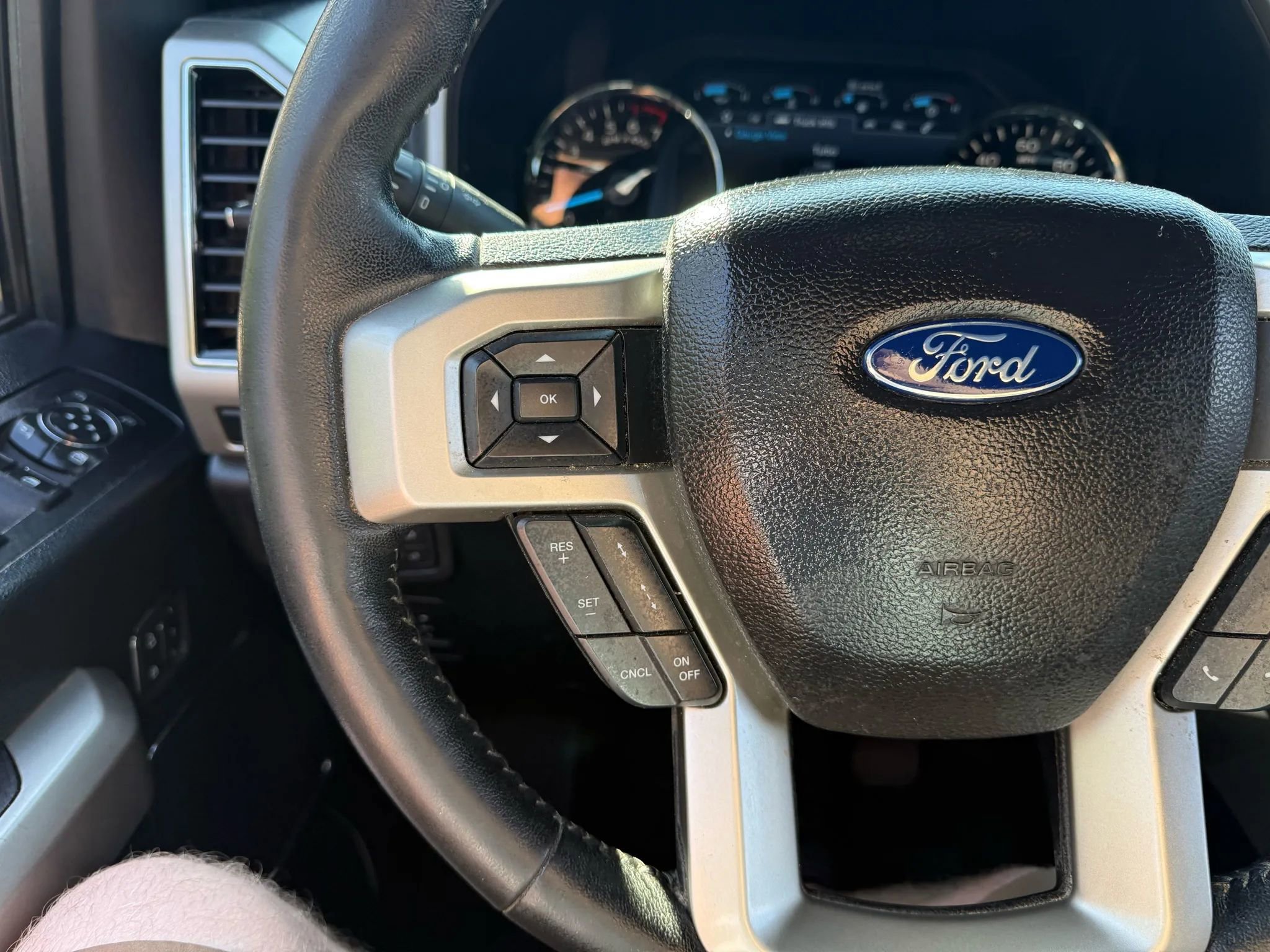 Used 2020 Ford F150 Lariat w/ Equipment Group 502A Luxury image 29