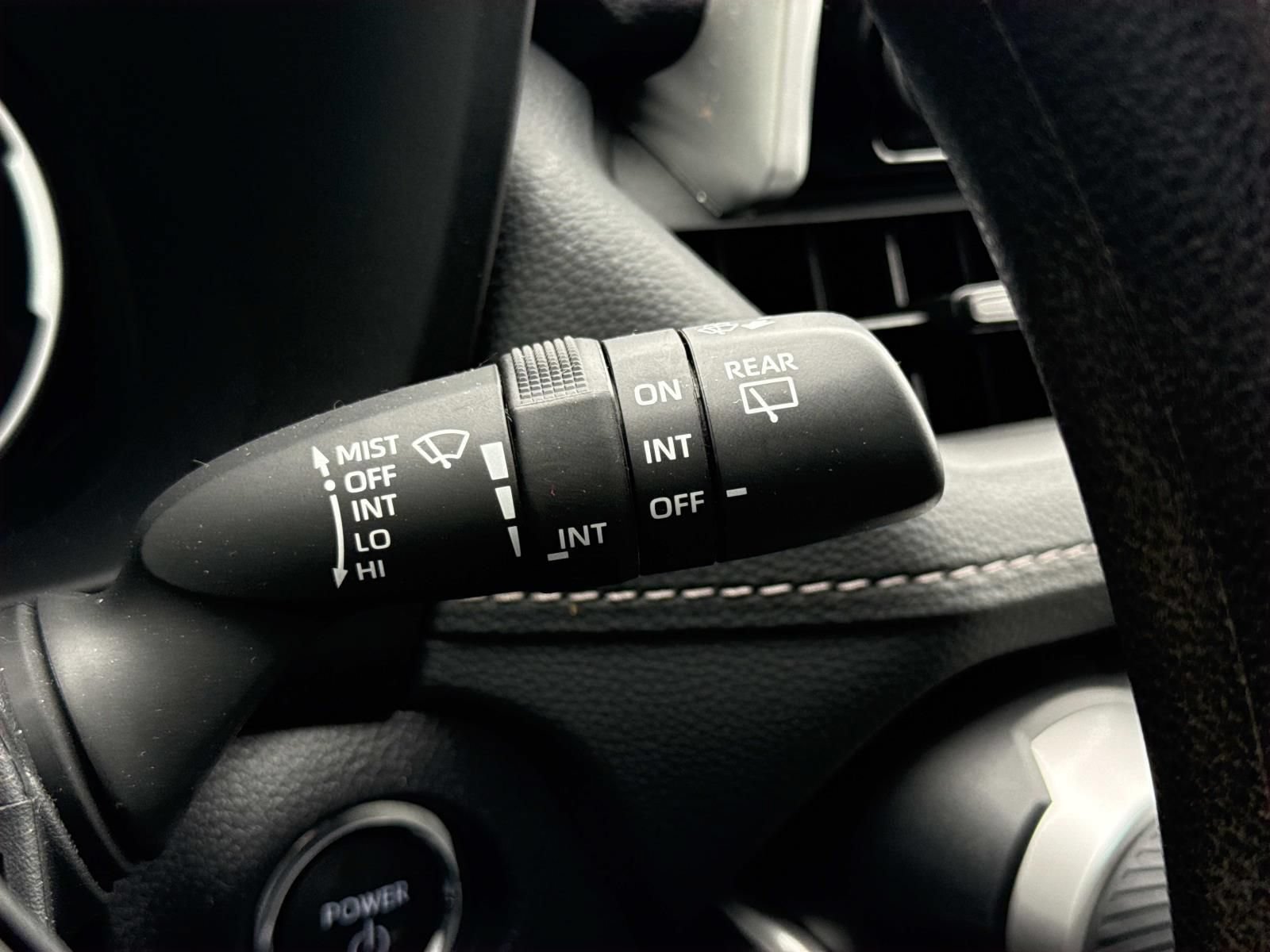 Used 2025 Toyota RAV4 XLE AWD/4WD image 17