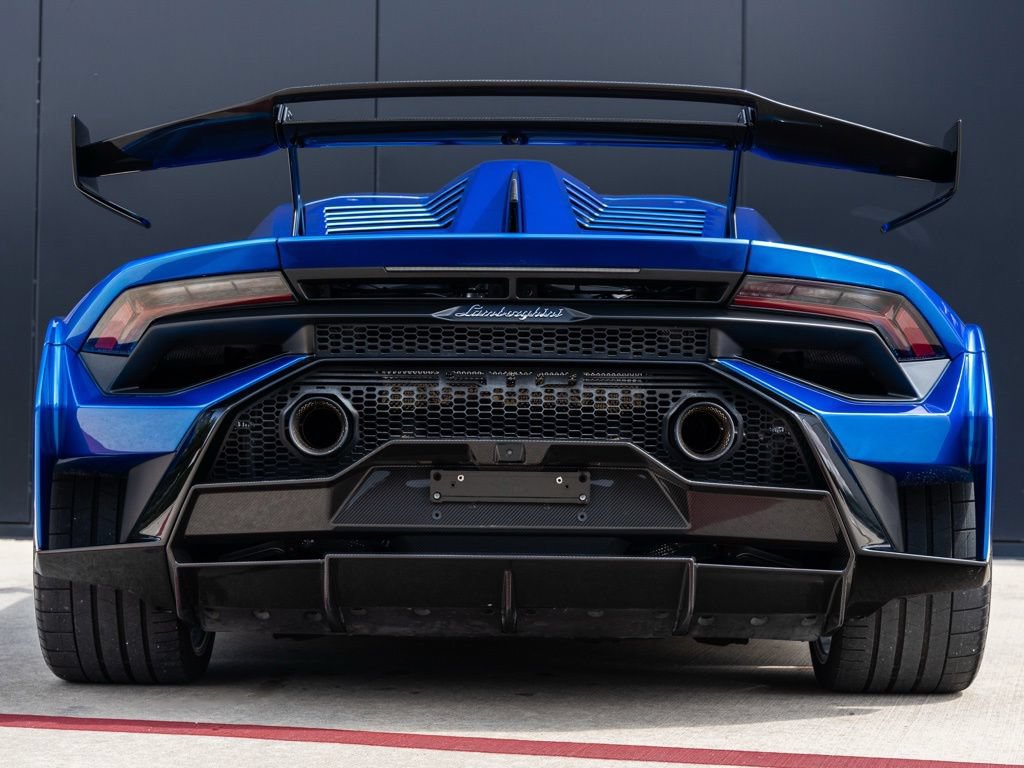 Used 2022 Lamborghini Huracan STO RWD image 6