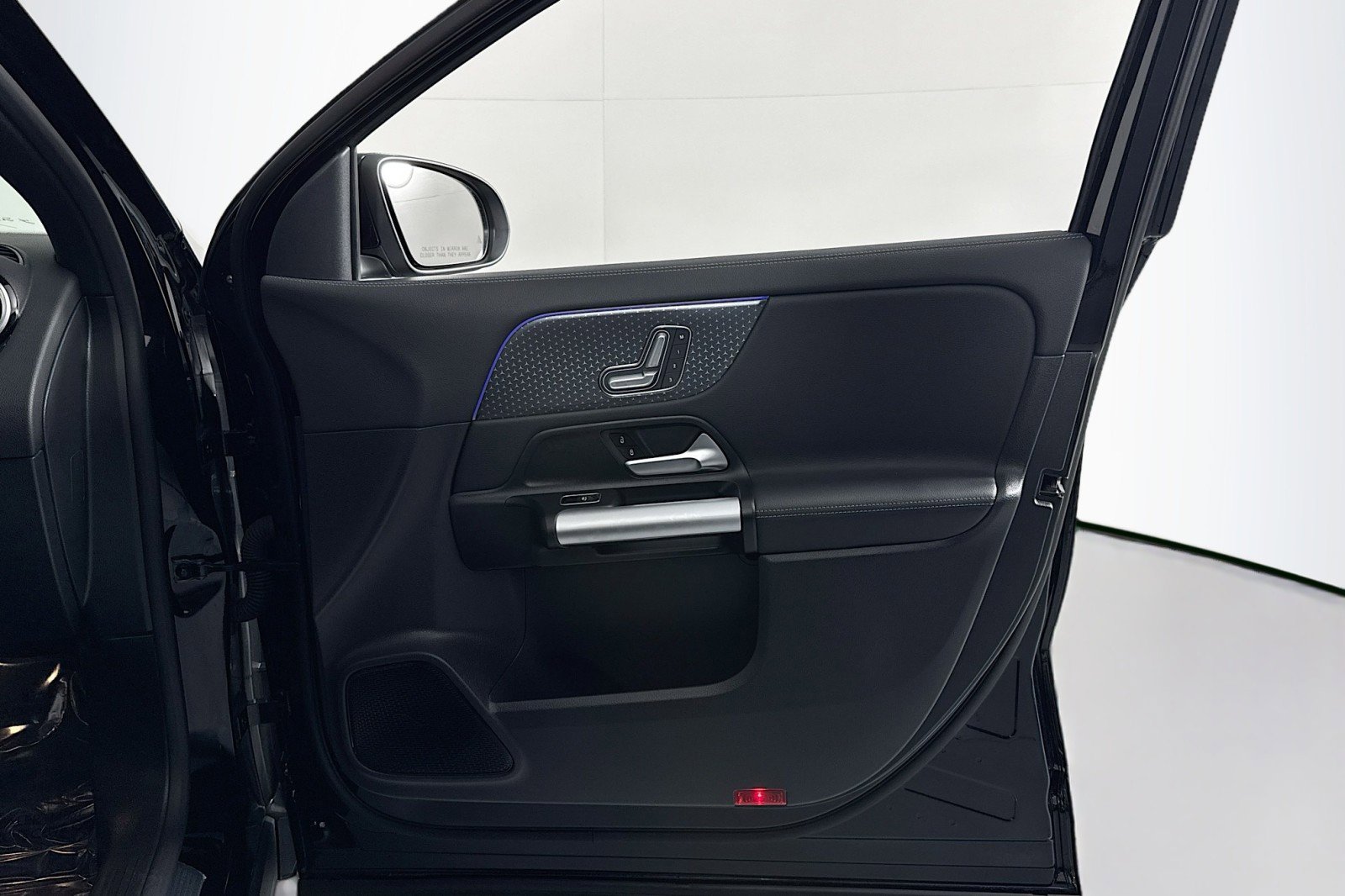 Certified 2025 Mercedes-Benz GLA 250 image 23