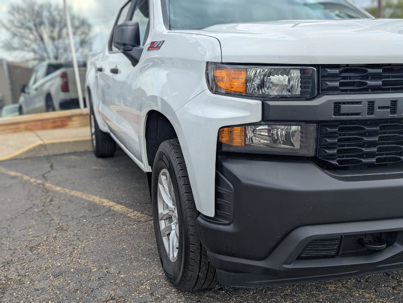 Used 2022 Chevrolet Silverado 1500 W/T w/ WT Value Package AWD/4WD image 3