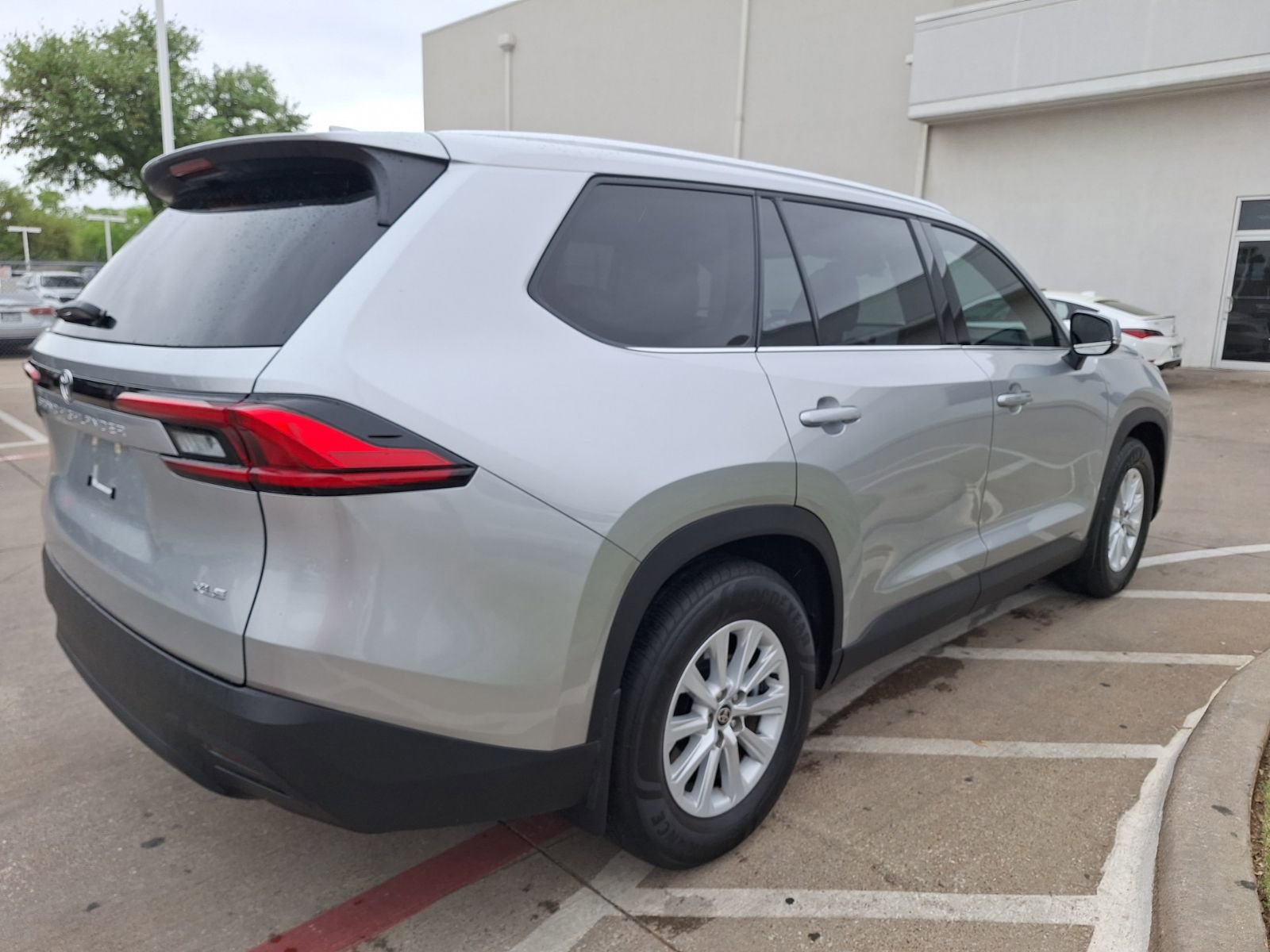 Used 2024 Toyota Grand Highlander XLE image 6