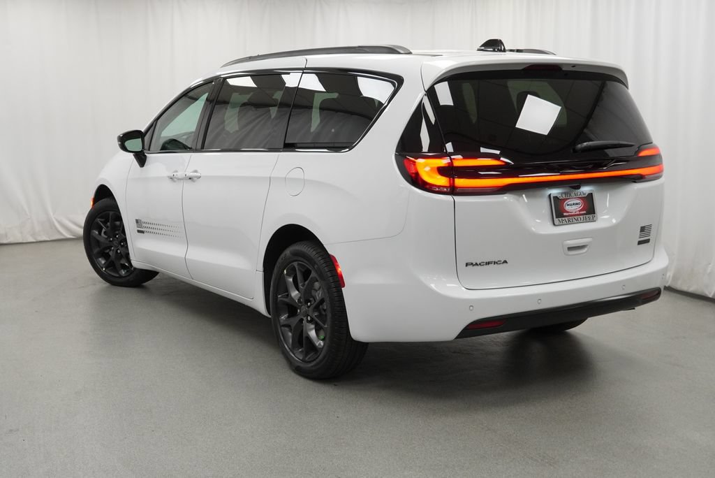 New 2027 Chrysler Pacifica Select AWD/4WD image 14